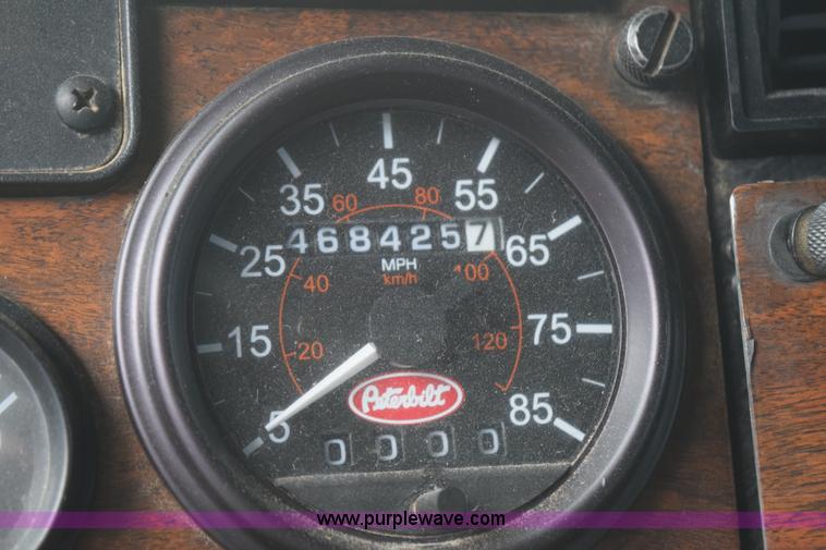 image for item K2350 1999 Peterbilt 377 semi truck