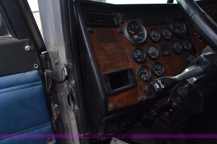 image for item K2350 1999 Peterbilt 377 semi truck