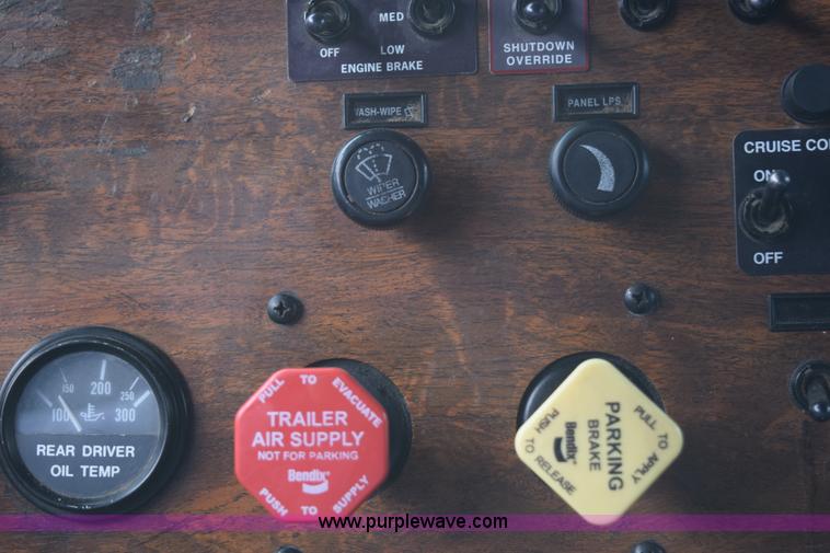 image for item K2350 1999 Peterbilt 377 semi truck