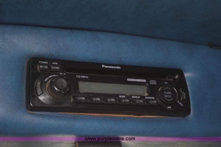 image for item K2350 1999 Peterbilt 377 semi truck