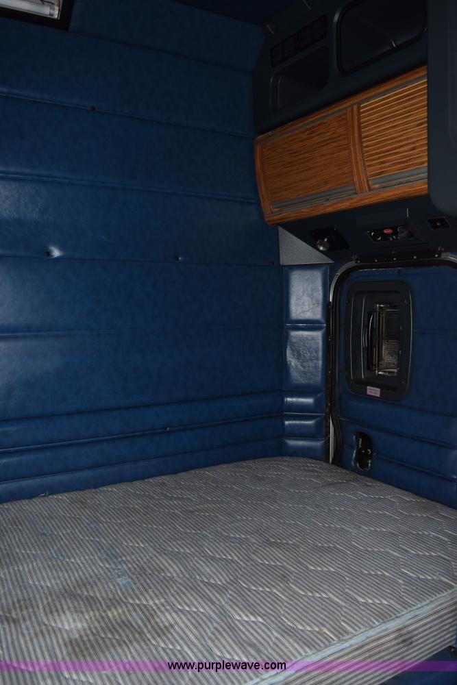 image for item K2350 1999 Peterbilt 377 semi truck