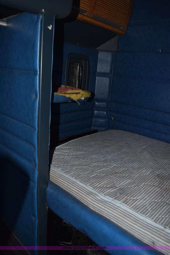 image for item K2350 1999 Peterbilt 377 semi truck