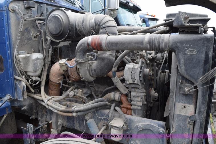 image for item K2350 1999 Peterbilt 377 semi truck