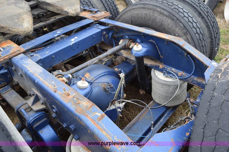 image for item K2350 1999 Peterbilt 377 semi truck