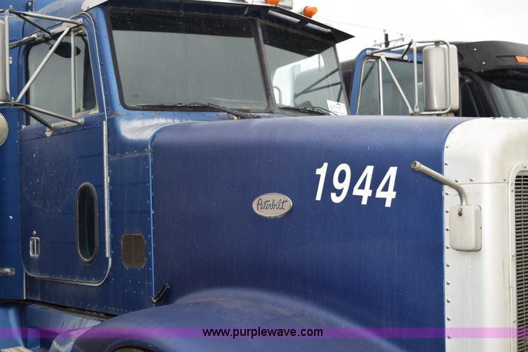 image for item K2350 1999 Peterbilt 377 semi truck