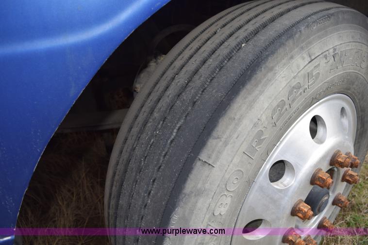 image for item K2350 1999 Peterbilt 377 semi truck