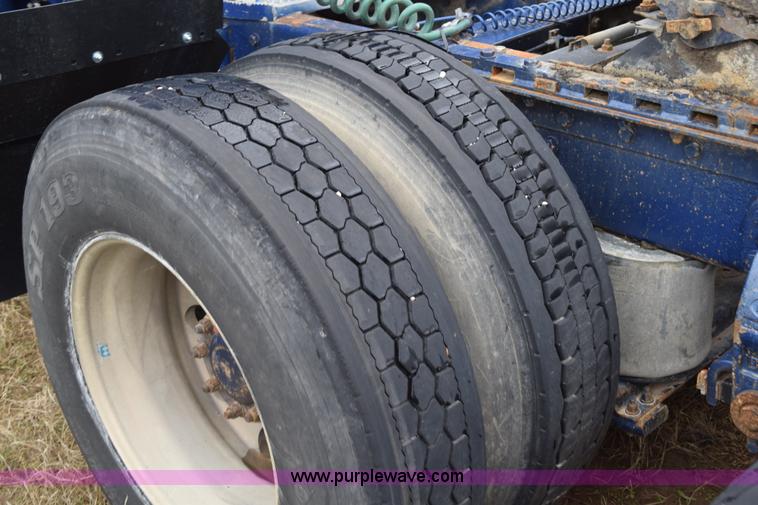 image for item K2350 1999 Peterbilt 377 semi truck