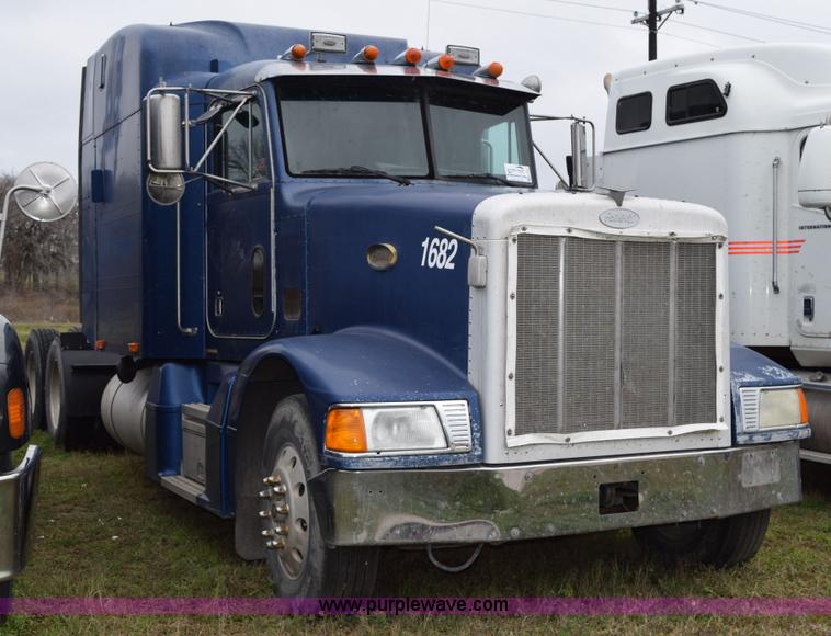 image for item K2351 1998 Peterbilt 377 semi truck