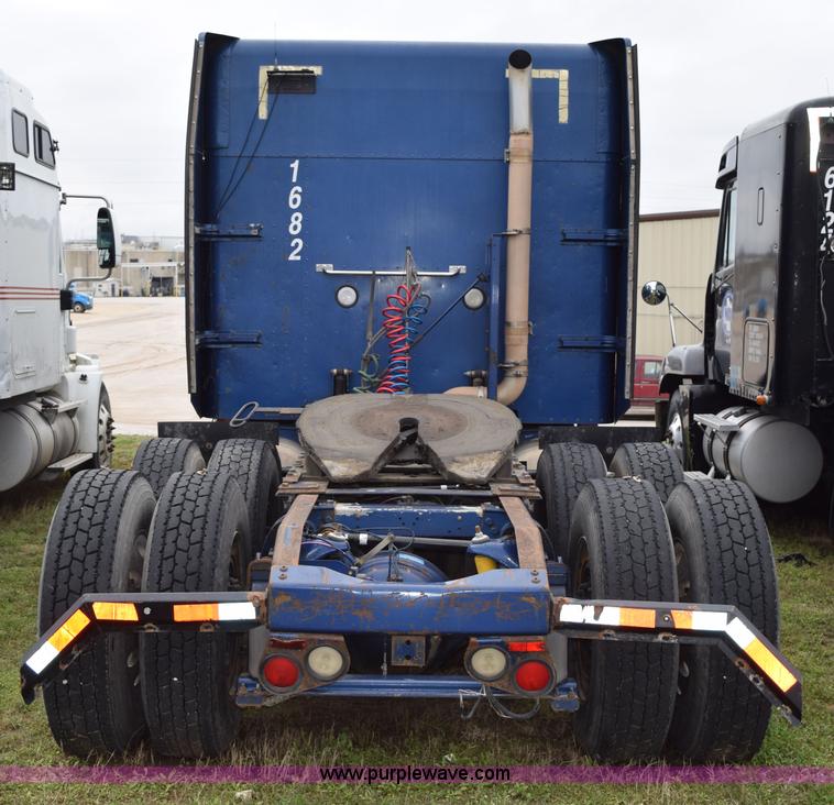 image for item K2351 1998 Peterbilt 377 semi truck