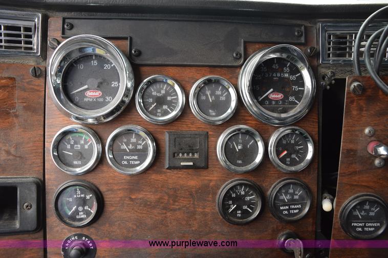image for item K2351 1998 Peterbilt 377 semi truck