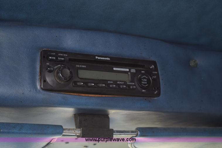 image for item K2351 1998 Peterbilt 377 semi truck