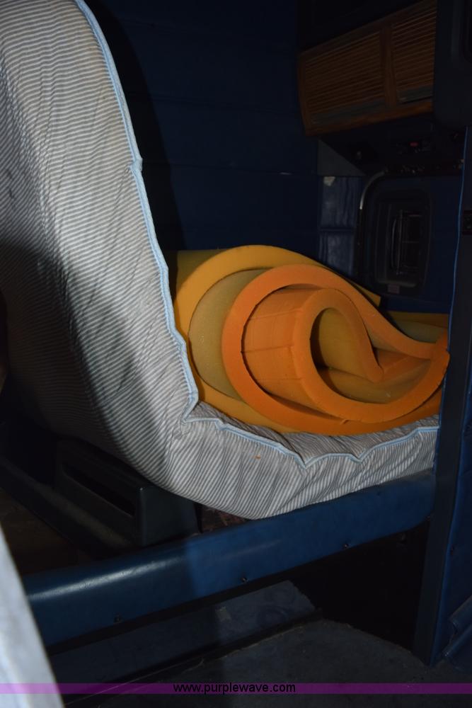 image for item K2351 1998 Peterbilt 377 semi truck