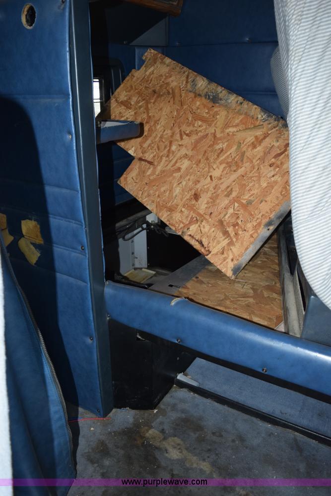 image for item K2351 1998 Peterbilt 377 semi truck