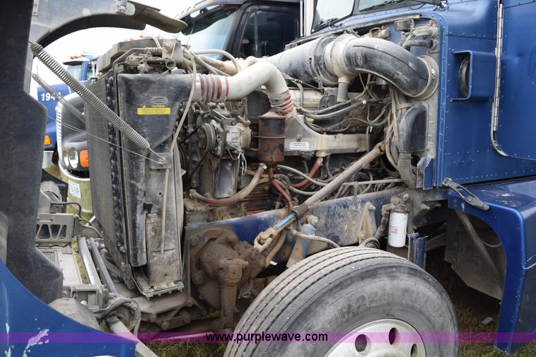 image for item K2351 1998 Peterbilt 377 semi truck