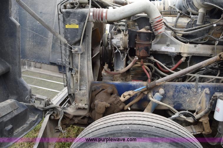 image for item K2351 1998 Peterbilt 377 semi truck