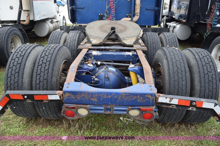 image for item K2351 1998 Peterbilt 377 semi truck