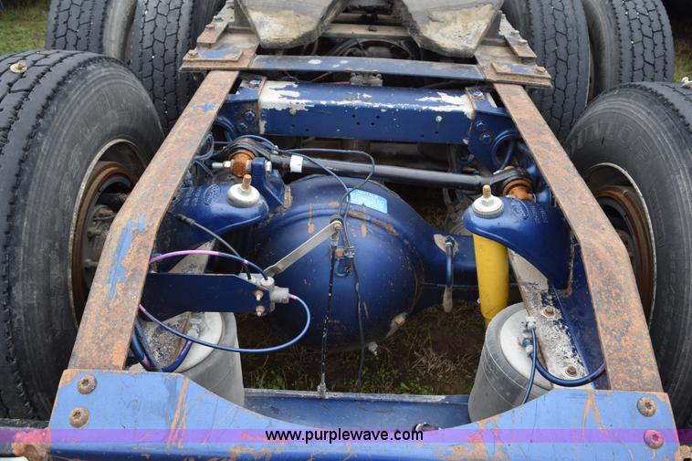 image for item K2351 1998 Peterbilt 377 semi truck