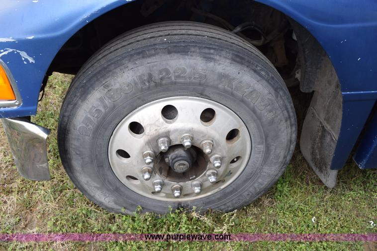 image for item K2351 1998 Peterbilt 377 semi truck