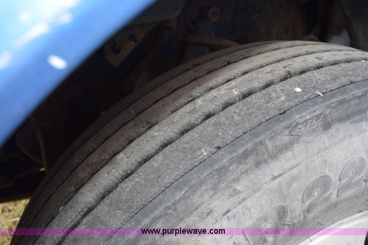 image for item K2351 1998 Peterbilt 377 semi truck