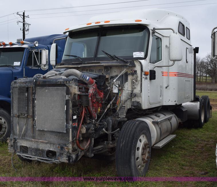 image for item K2352 2005 International 9400 semi truck