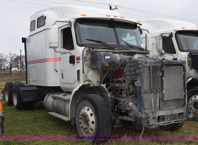 image for item K2352 2005 International 9400 semi truck