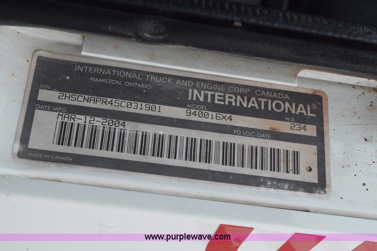 image for item K2352 2005 International 9400 semi truck