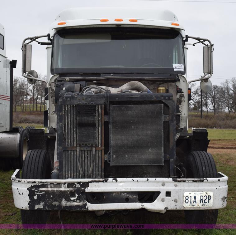 image for item K2353 2007 International 9400 semi truck