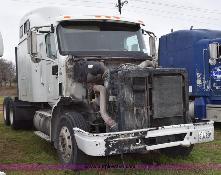 image for item K2353 2007 International 9400 semi truck