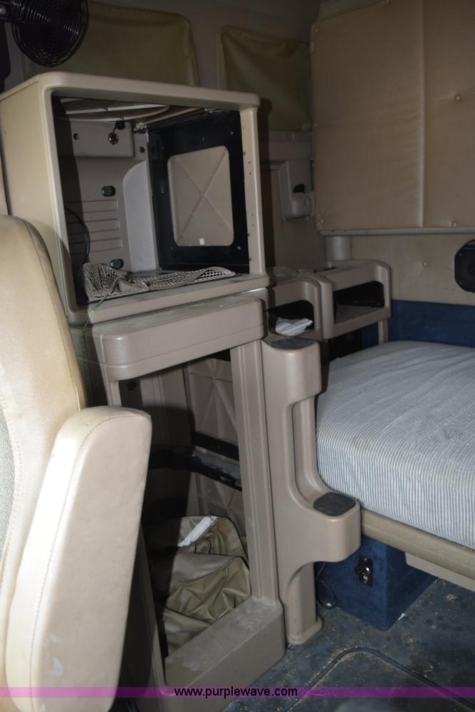 image for item K2353 2007 International 9400 semi truck