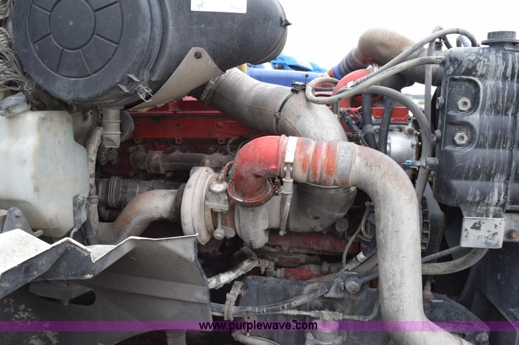 image for item K2353 2007 International 9400 semi truck