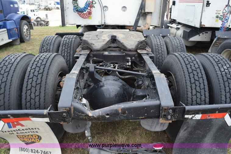 image for item K2353 2007 International 9400 semi truck