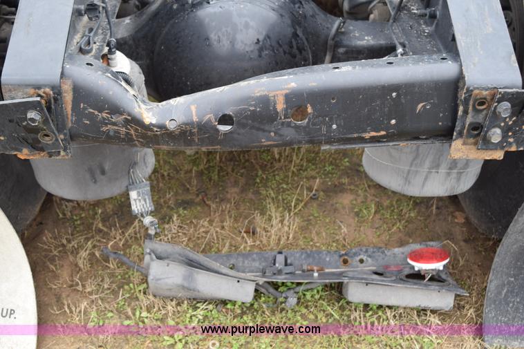 image for item K2353 2007 International 9400 semi truck