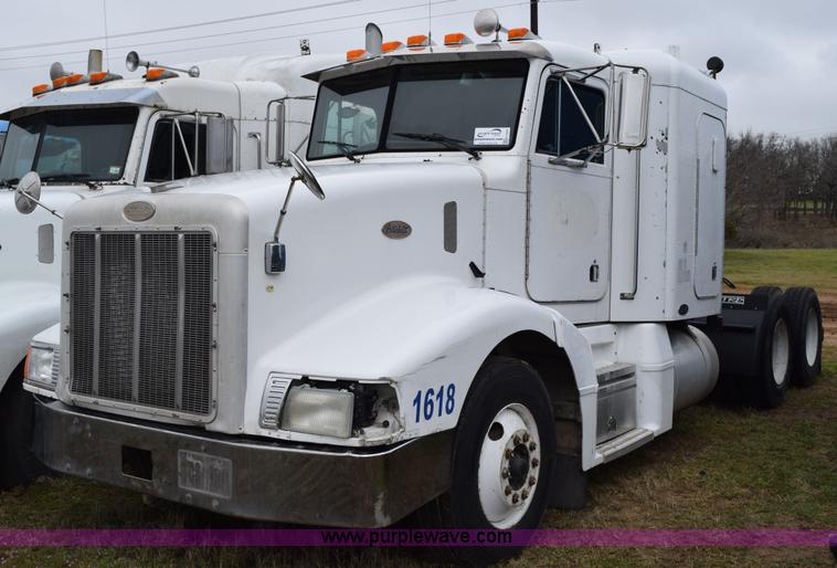 image for item K2354 1999 Peterbilt 377 semi truck