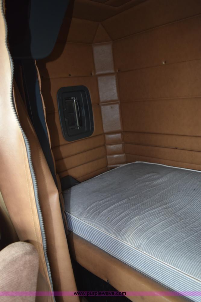 image for item K2354 1999 Peterbilt 377 semi truck