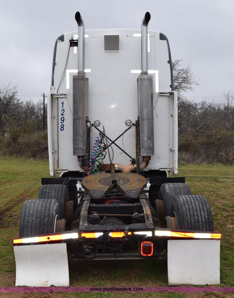 image for item K2355 2001 Peterbilt 387 semi truck