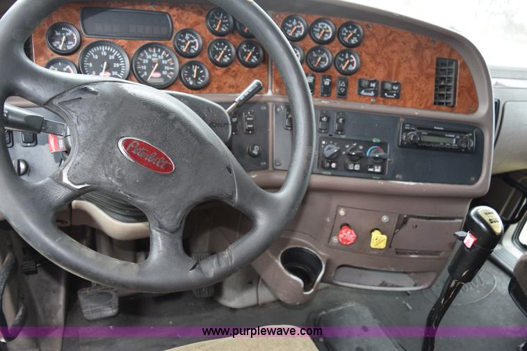 image for item K2355 2001 Peterbilt 387 semi truck