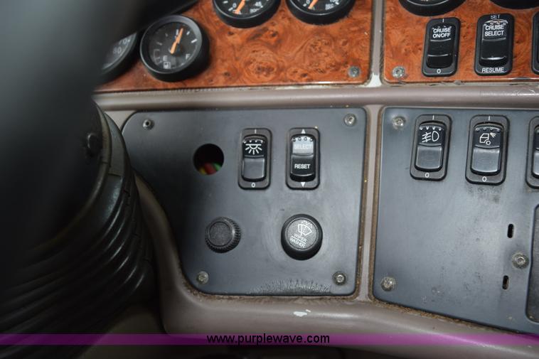 image for item K2355 2001 Peterbilt 387 semi truck