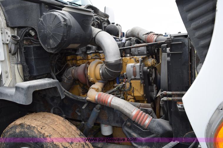 image for item K2355 2001 Peterbilt 387 semi truck