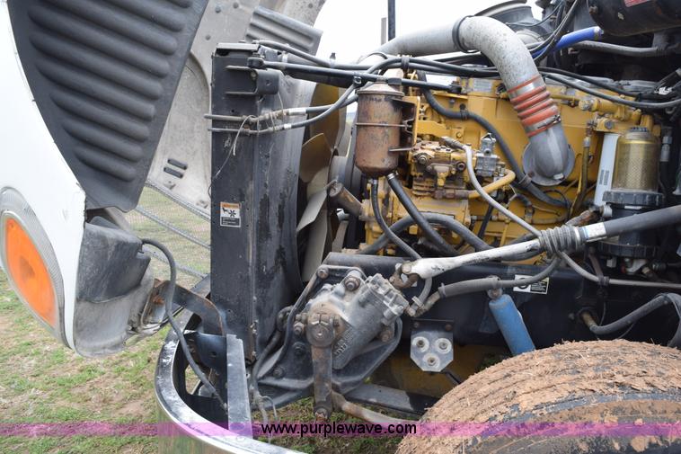 image for item K2355 2001 Peterbilt 387 semi truck