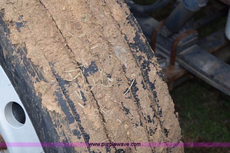 image for item K2355 2001 Peterbilt 387 semi truck