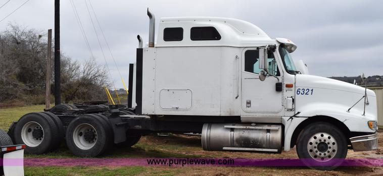 image for item K2356 2007 International 9400i semi truck