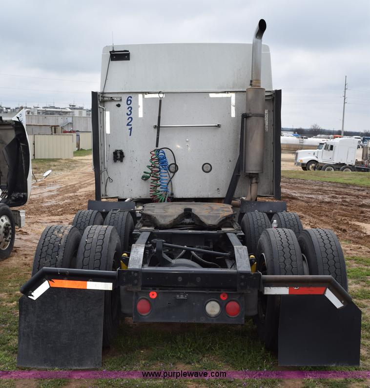 image for item K2356 2007 International 9400i semi truck