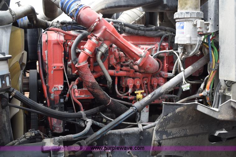 image for item K2356 2007 International 9400i semi truck