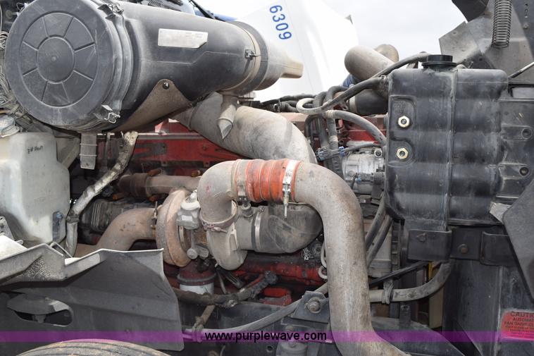 image for item K2356 2007 International 9400i semi truck