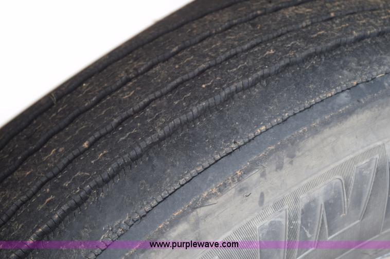 image for item K2356 2007 International 9400i semi truck