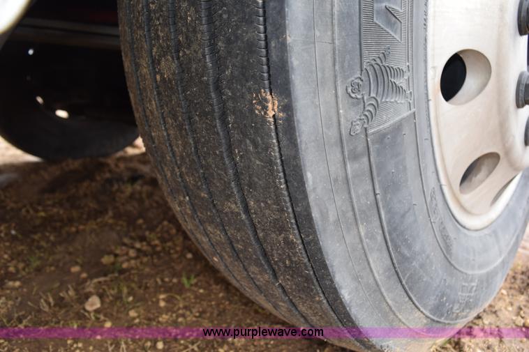 image for item K2356 2007 International 9400i semi truck