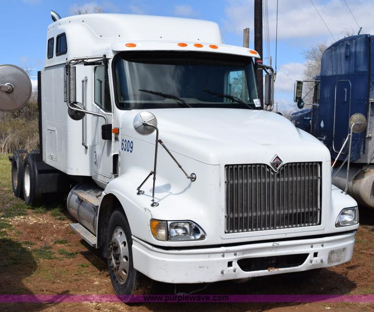 image for item K2357 2007 International 9400i semi truck