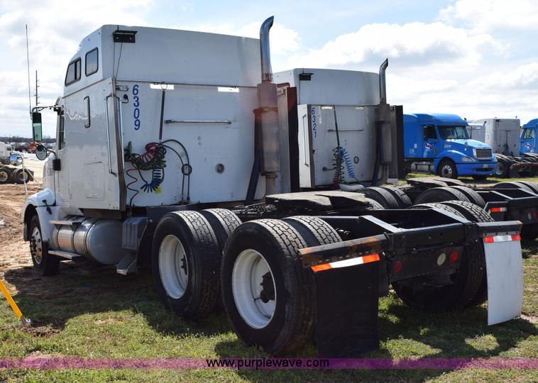 image for item K2357 2007 International 9400i semi truck