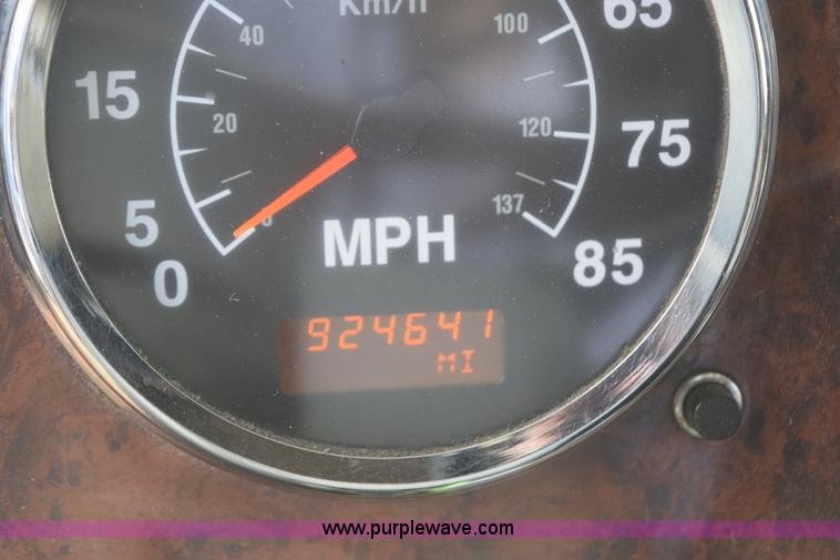 image for item K2357 2007 International 9400i semi truck