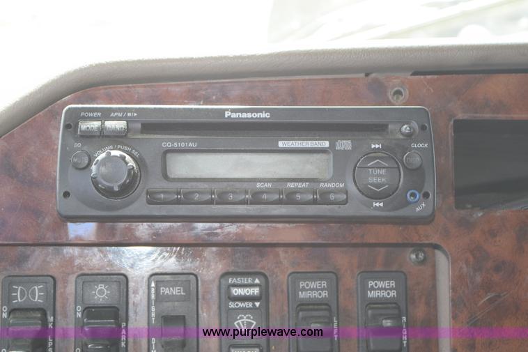 image for item K2357 2007 International 9400i semi truck